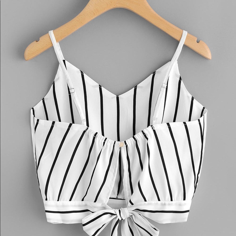 B&W Crop top - Picture 3 of 5